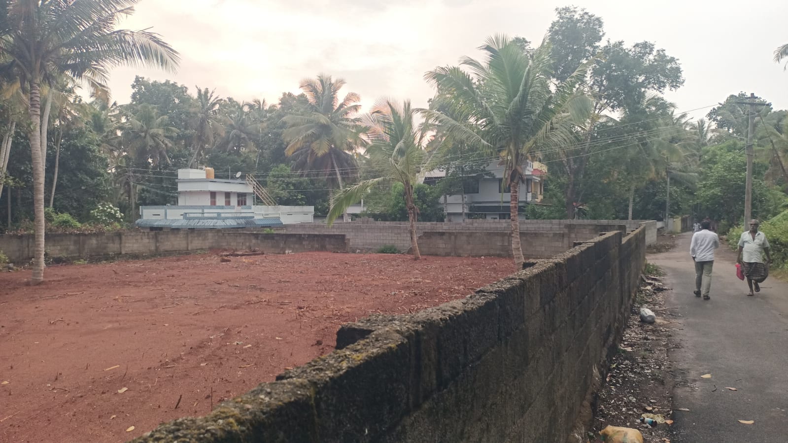 16 cent Residential plot for sale in Midalakadu